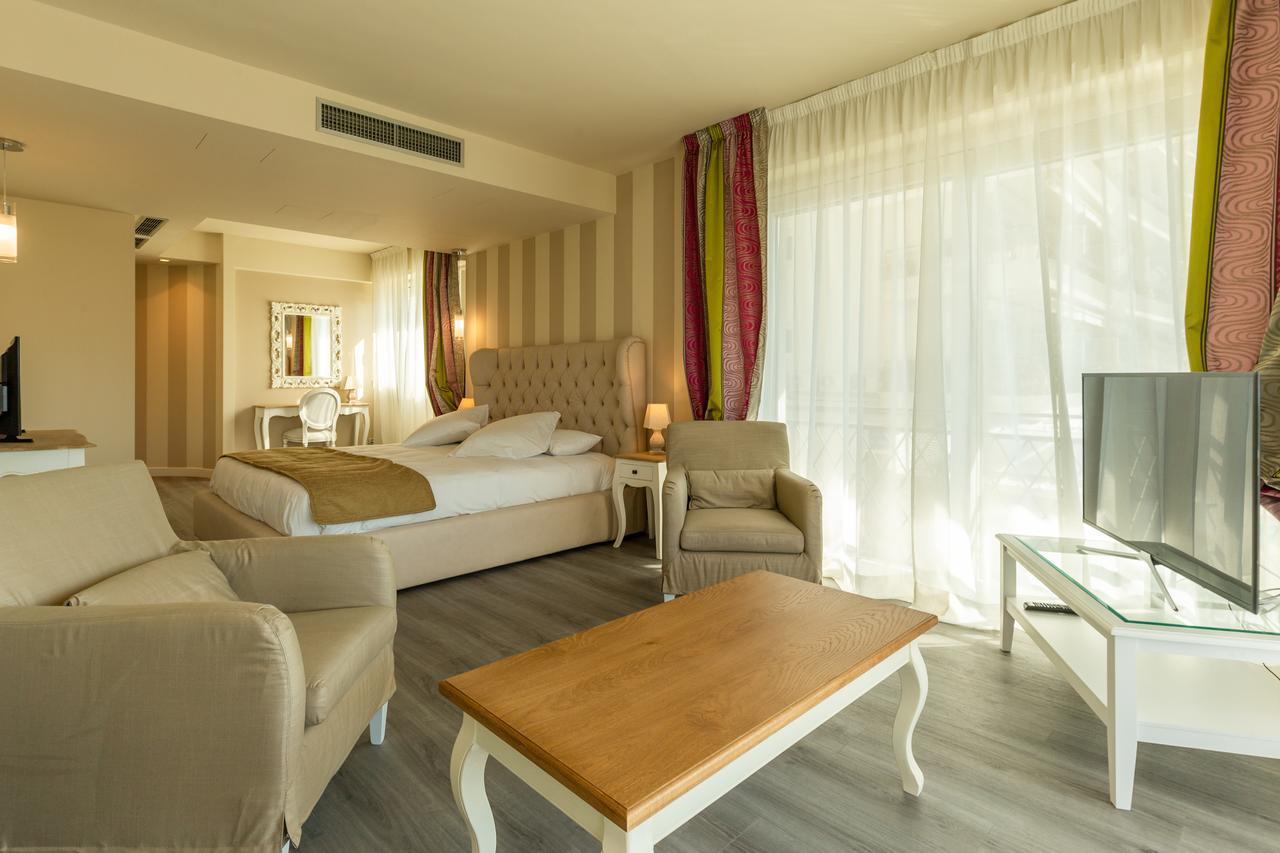La Dolce Vita Hotel Menton Exterior photo
