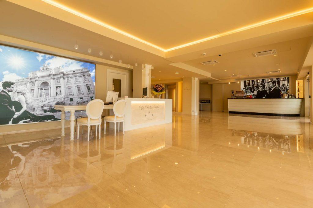 La Dolce Vita Hotel Menton Exterior photo
